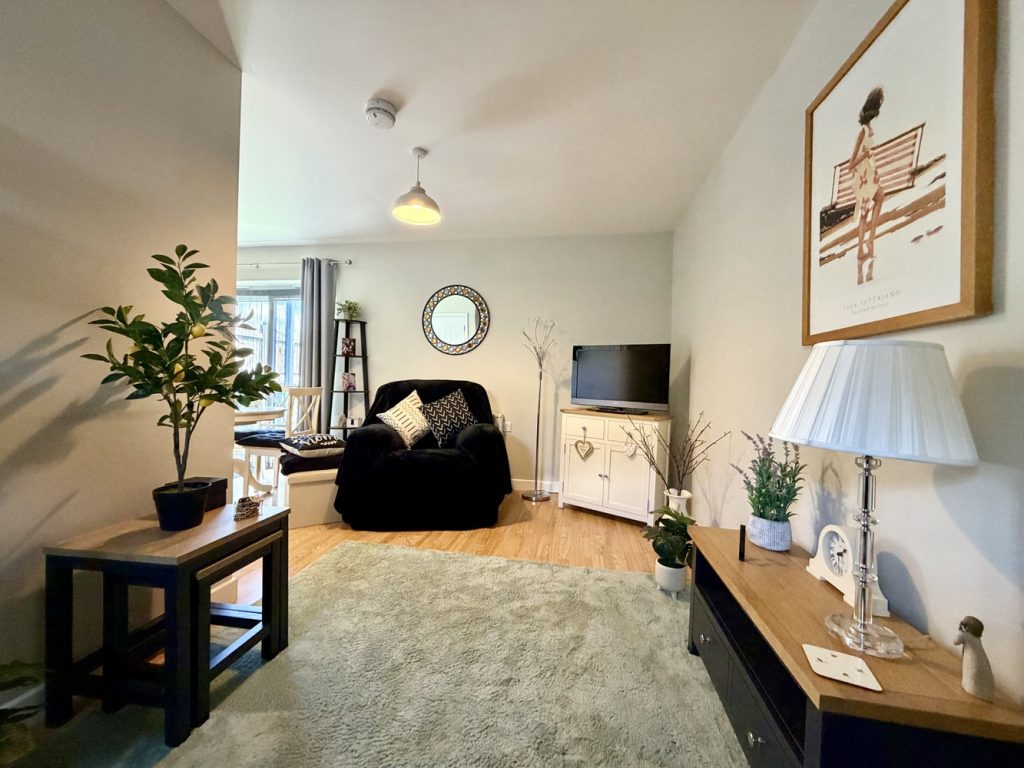listing_1000753_0008_748383d1_1500x1000.jpg