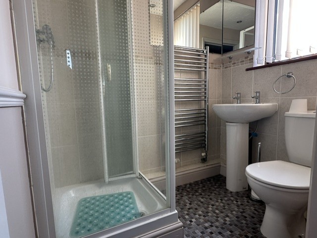 ENSUITE3.jpeg