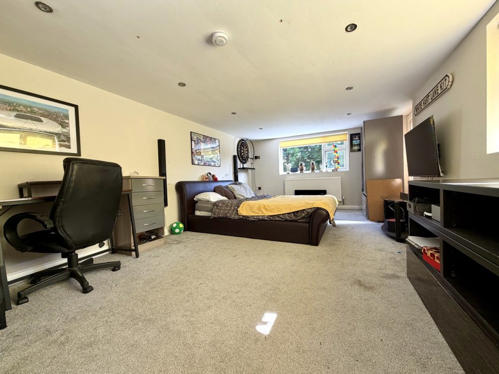 Bed 1