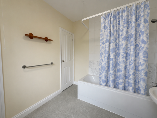 towel rail new