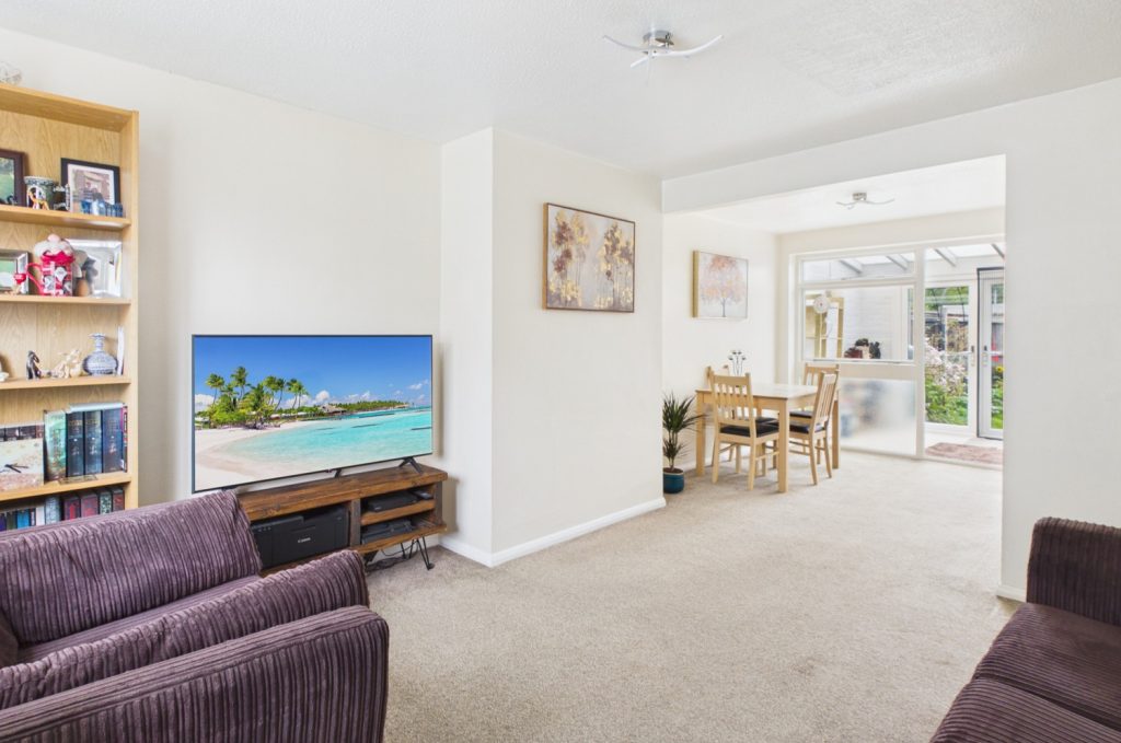 CAM02519G0-PR0479-STILL008