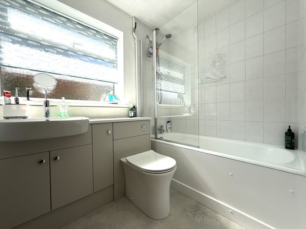 Bathroom.JPG