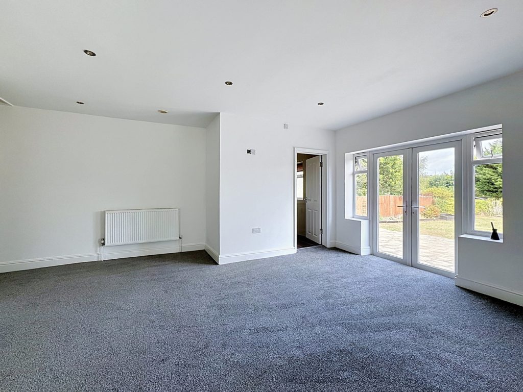 103-centre-drive-newmarket_00006