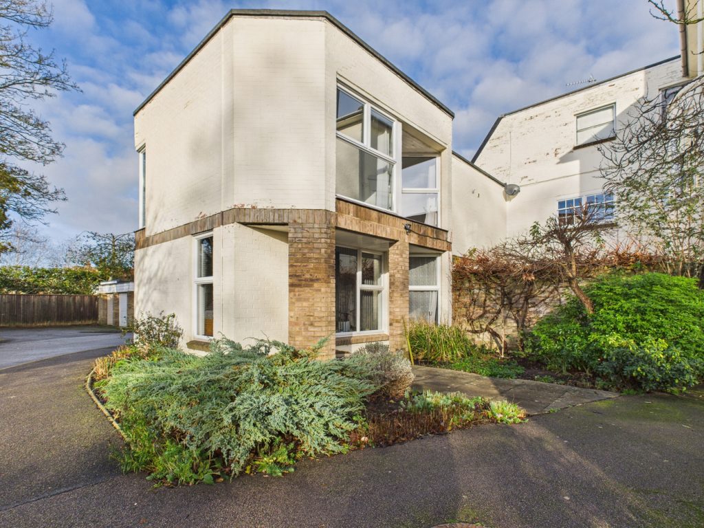 Archway Court, Cambridge