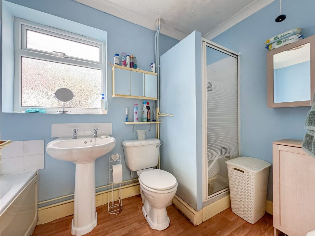 listing_516000_0024_8889696c_1500x1000.jpg