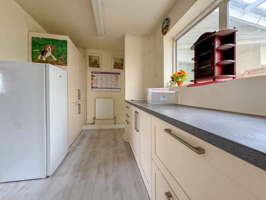 listing_517341_0115_033babdb_1500x1000.jpg
