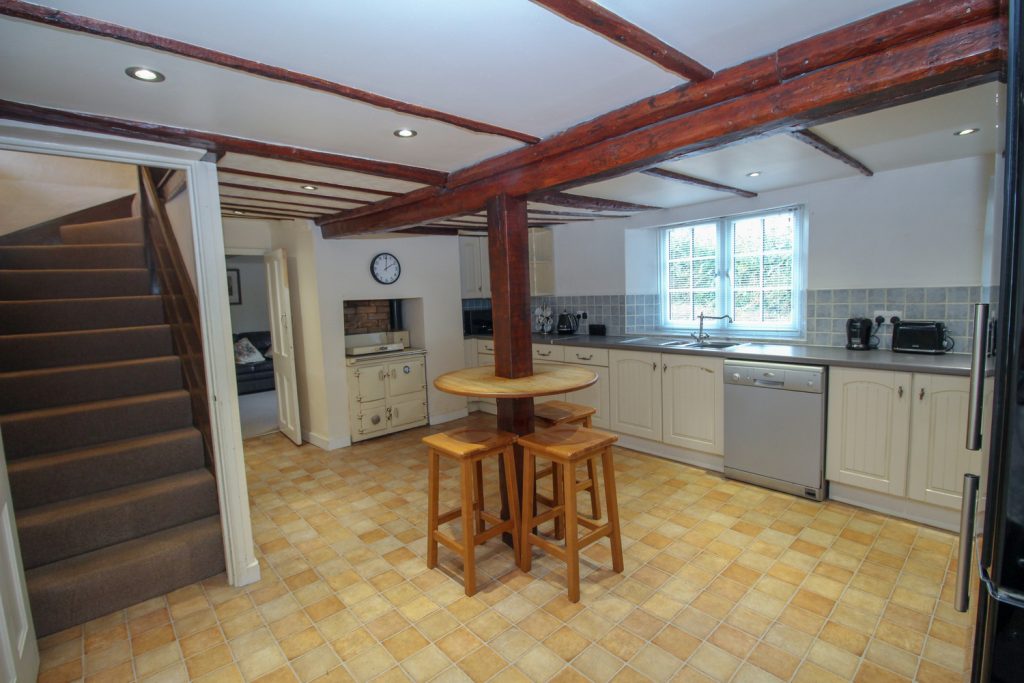 listing_545339_0009_8096e646_1500x1000.jpg