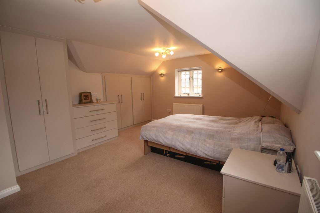 listing_545339_0028_c6ff937d_1500x1000.jpg