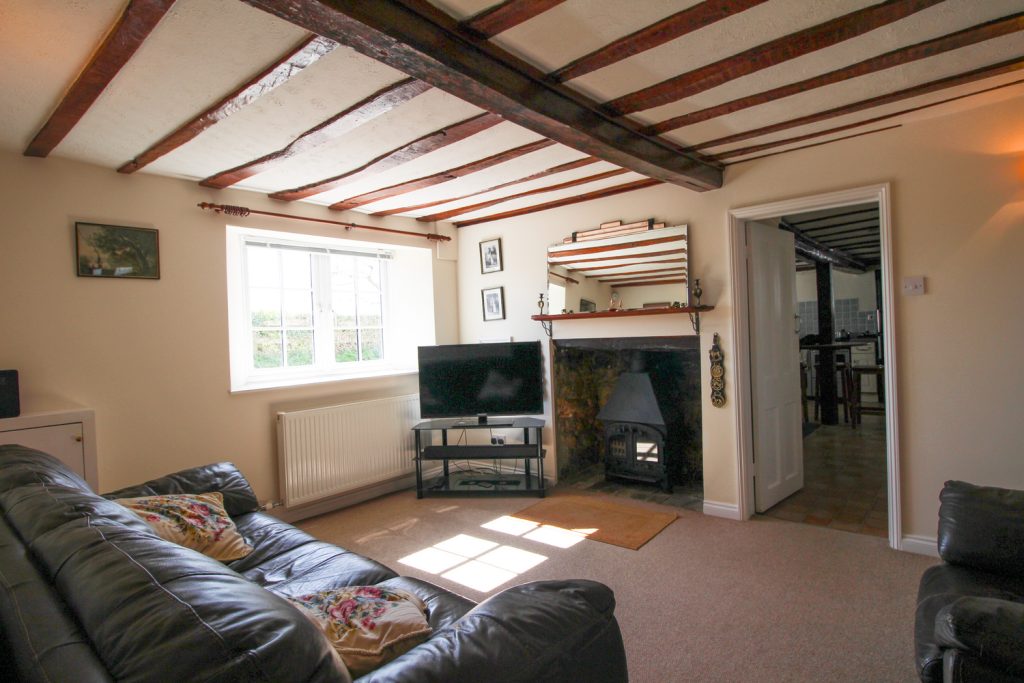 listing_545339_0069_429e210d_1500x1000.jpg