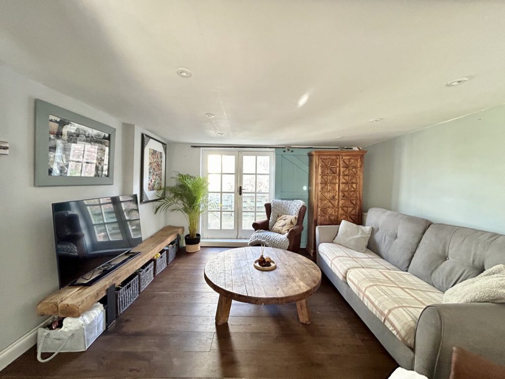 listing_545478_0011_05f0f7db_1500x1000.jpg