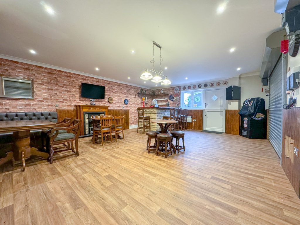 listing_639926_0055_77ed936b_1500x1000.jpg
