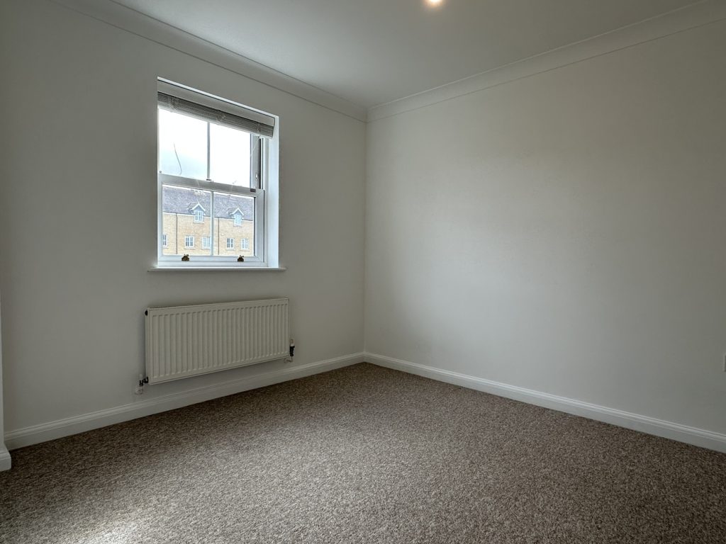 Bedroom 2.JPG