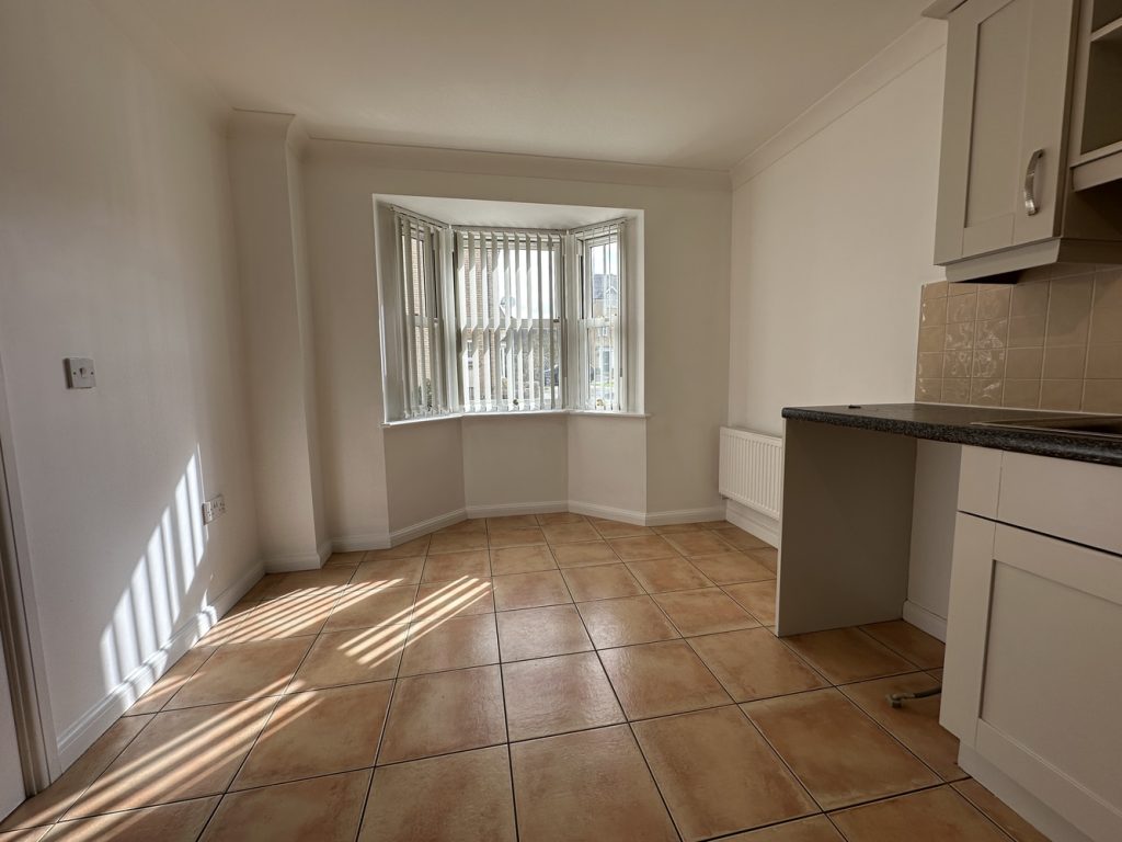 Kitchen 2.JPG