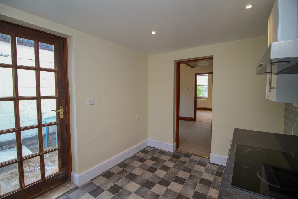 listing_68775_0008_314bfcf8_1500x1000.jpg