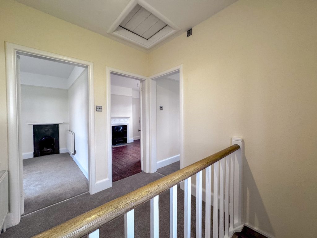 listing_68915_0004_3a8fe872_1500x1000.jpg