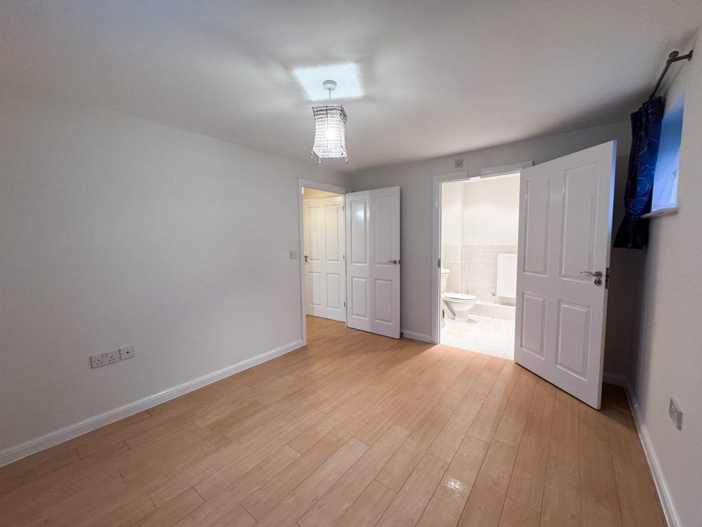 listing_68918_0022_560df7eb_1500x1000.jpg