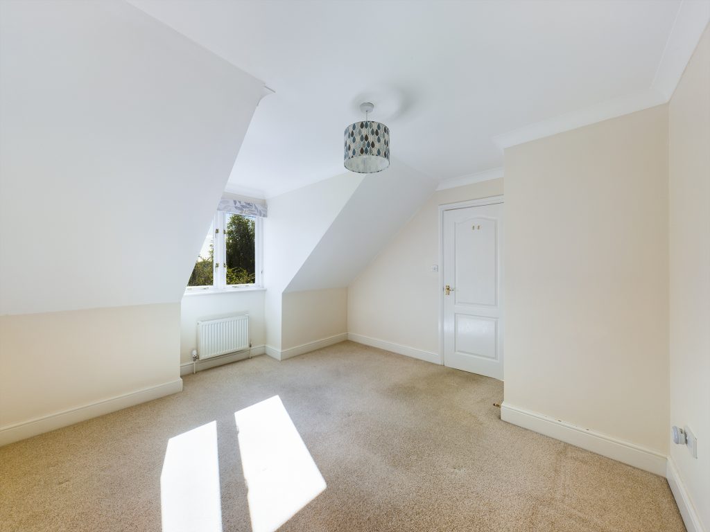 listing_69098_0010_8125694a.jpg