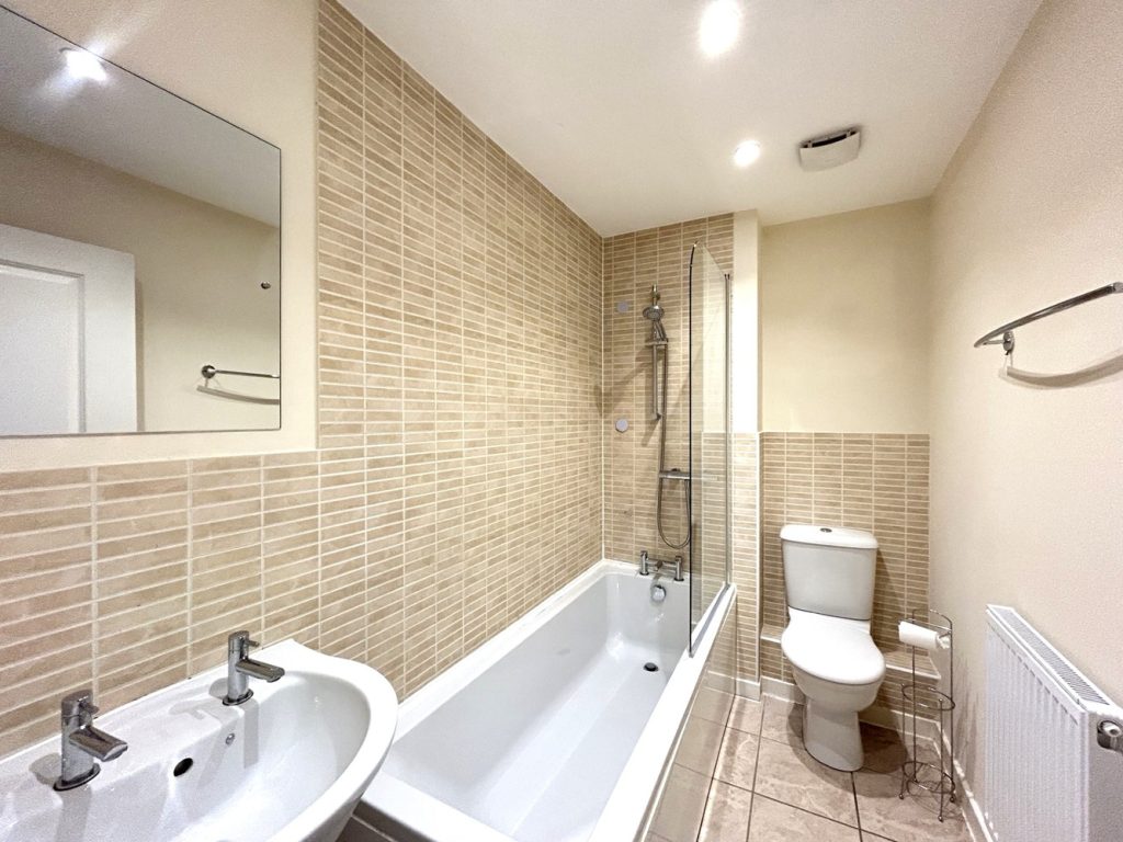 listing_76889_0012_5241dd48_1500x1000.jpg