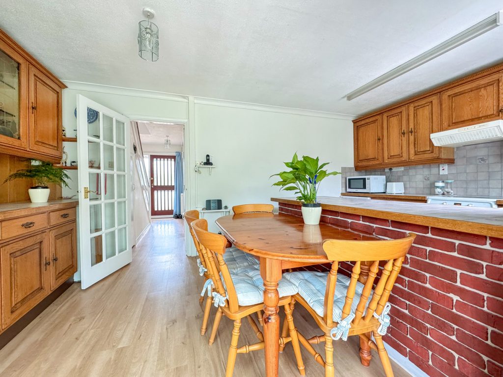 listing_804927_0009_b58138d1_1500x1000.jpg