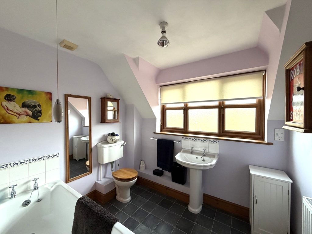 listing_823325_0029_ce235202_1500x1000.jpg