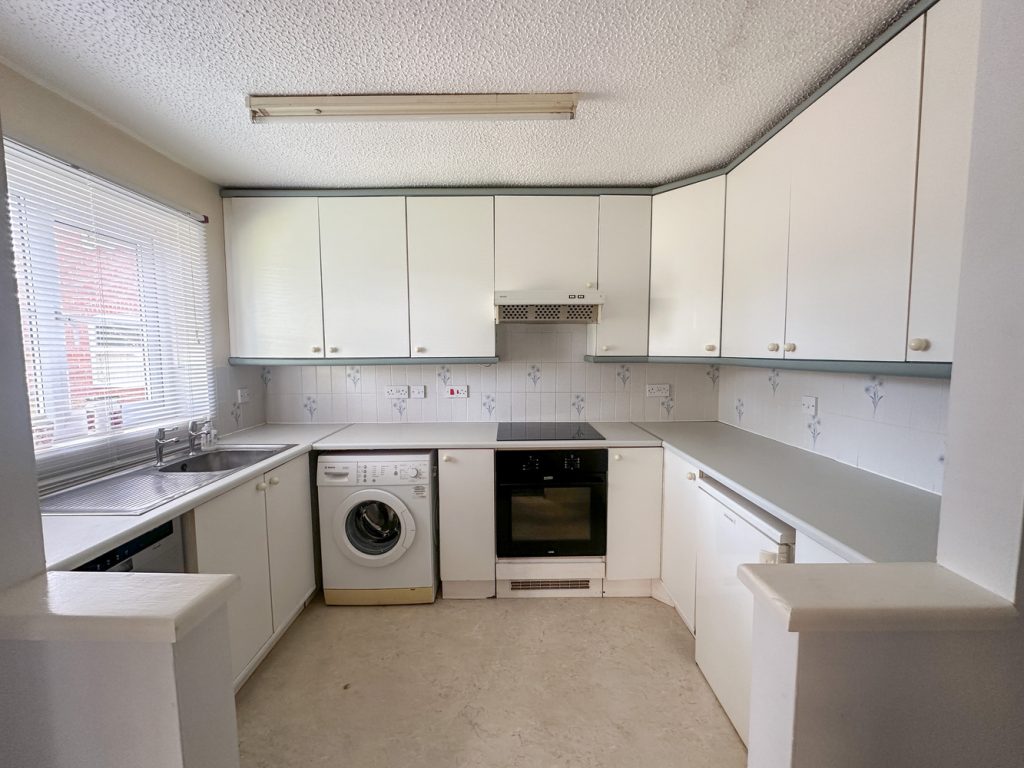 listing_833548_0006_98497f7d_1500x1000.jpg