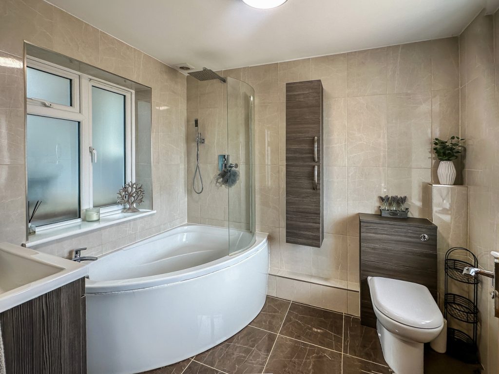 listing_840668_0054_78556c65_1500x1000.jpg