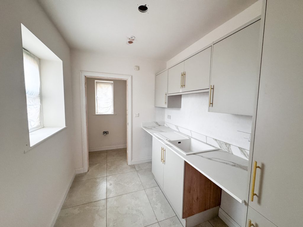 listing_858110_0006_6154b3bd_1500x1000.jpg