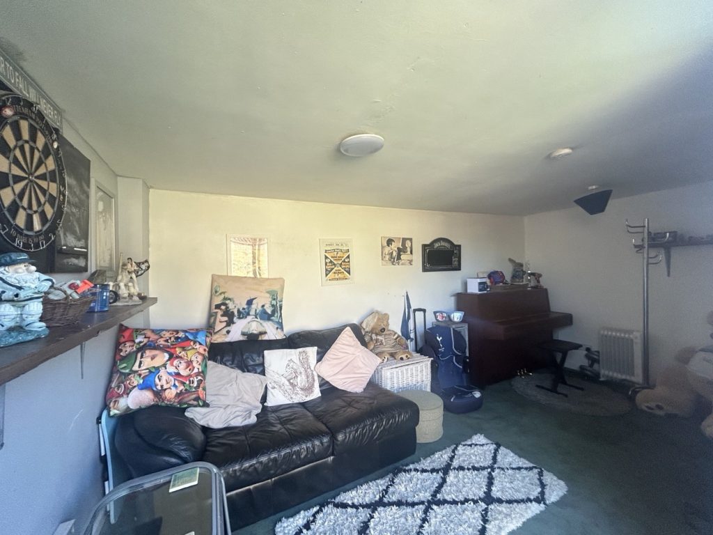 listing_858504_0010_c1c61ab8_1500x1000.jpg