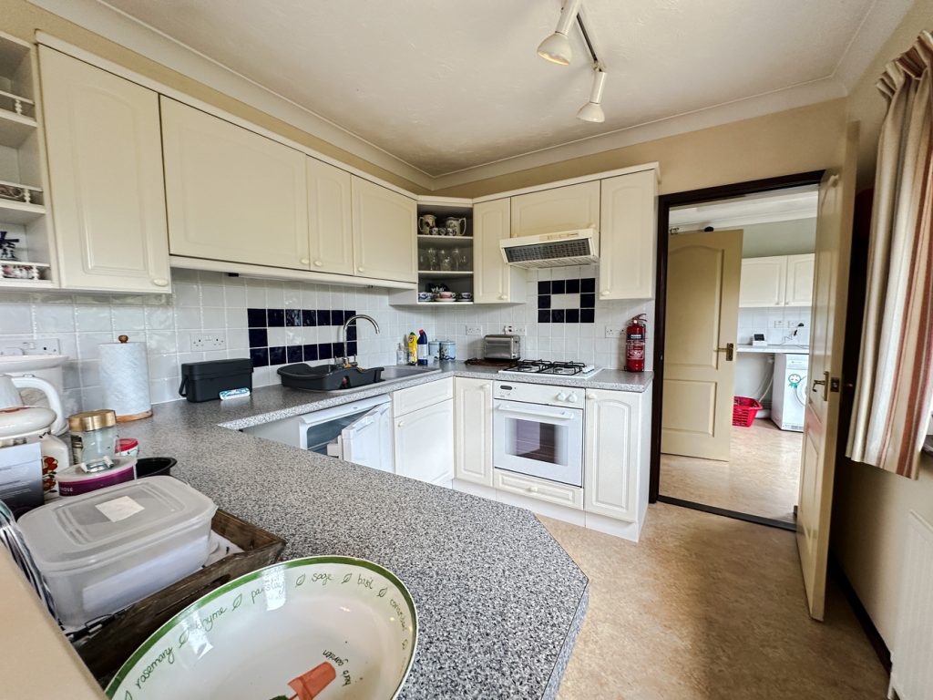 listing_859228_0016_861f6568_1500x1000.jpg