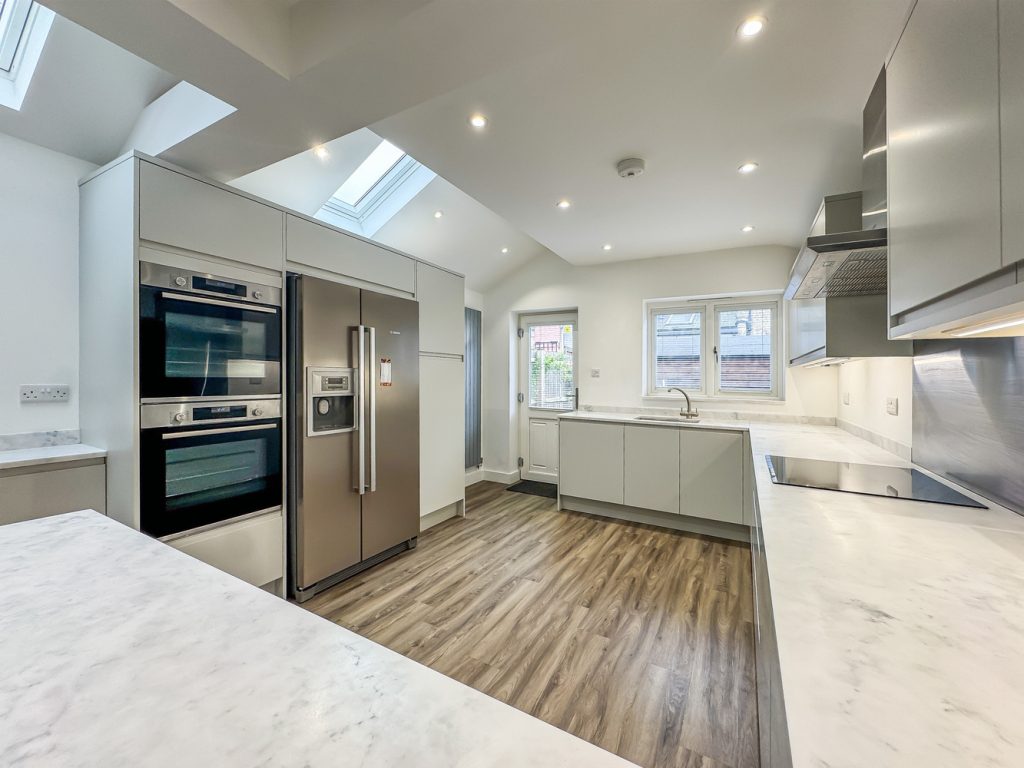 listing_888667_0005_c464c84c_1500x1000.jpg
