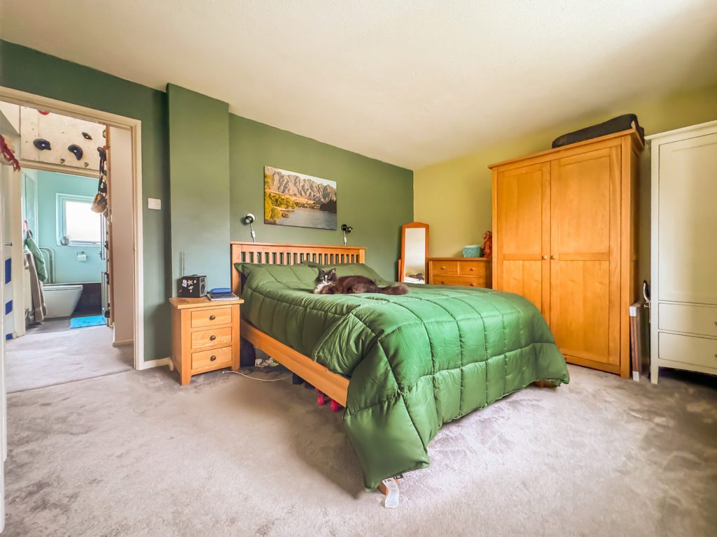listing_933831_0013_e3f933eb_1500x1000.jpg