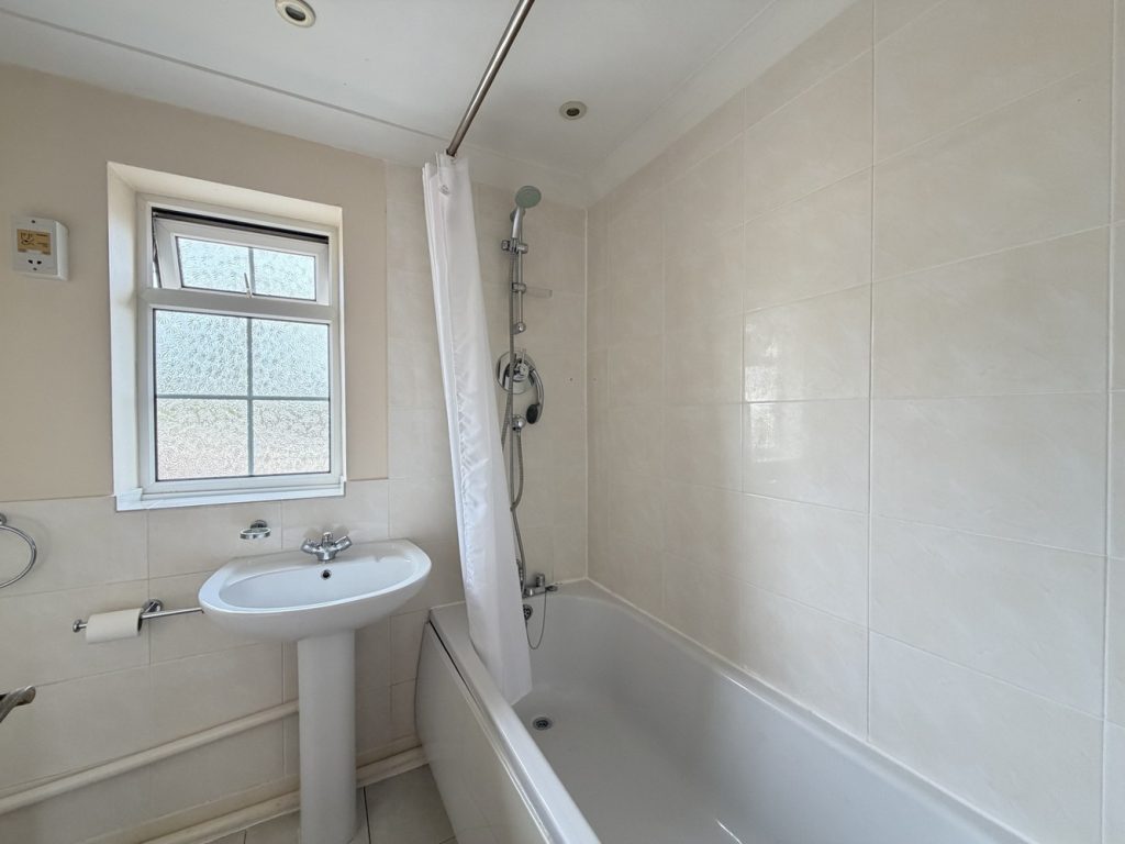 listing_981789_0007_a3d4a7c5_1500x1000.jpg