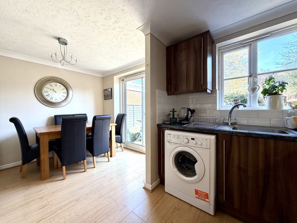 listing_983742_0007_13cbe5ae_1500x1000.jpg