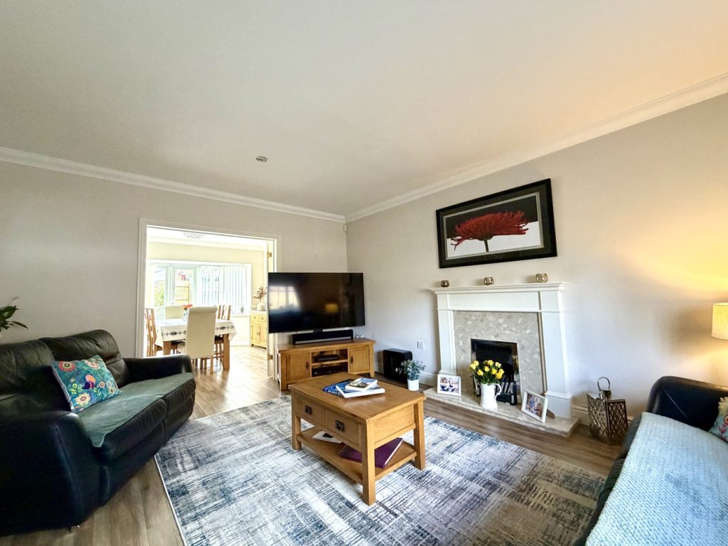 listing_985576_0025_3d7a0d04_1500x1000.jpg